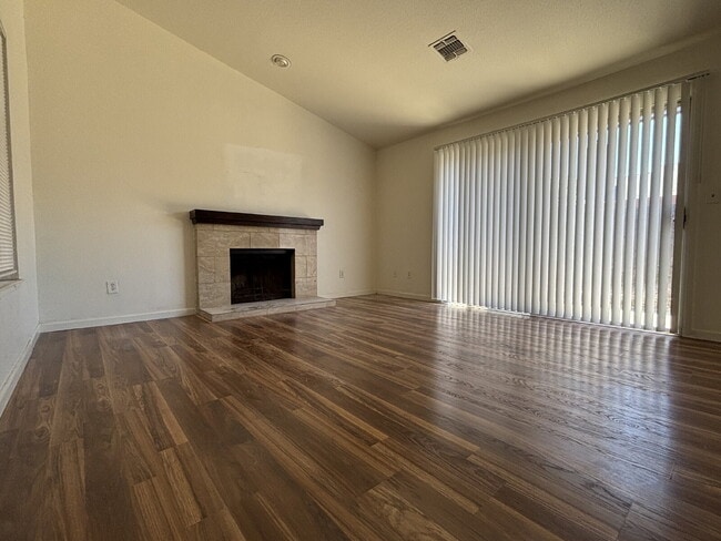 Building Photo - Move In Special! Half off First Months' Rent! 2 Bedroom Townhouse Available NOW for $1750!