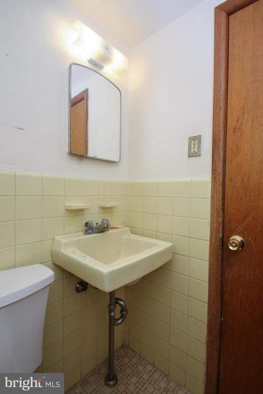 Building Photo - 2734 W Country Club Rd