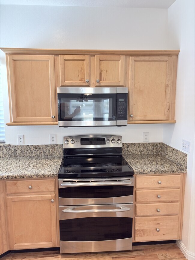 Building Photo - Peppercorn