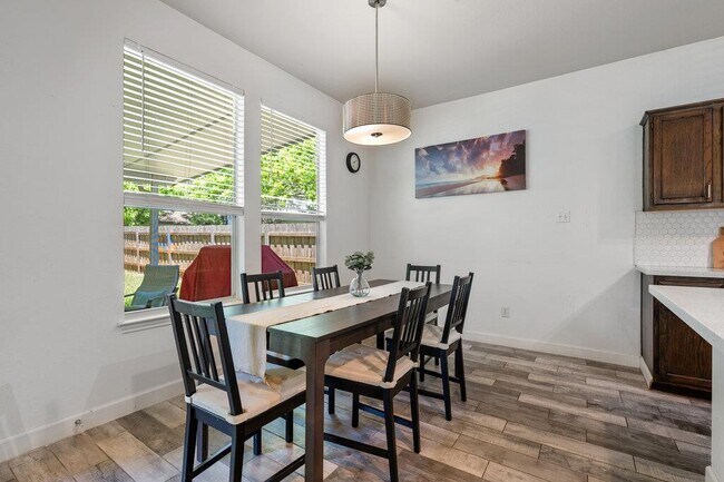 Building Photo - 13400 Rossello Dr