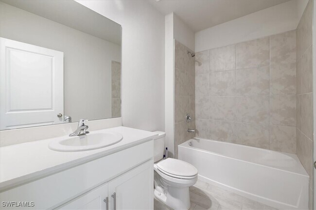 Building Photo - 1523 SW 19th Pl