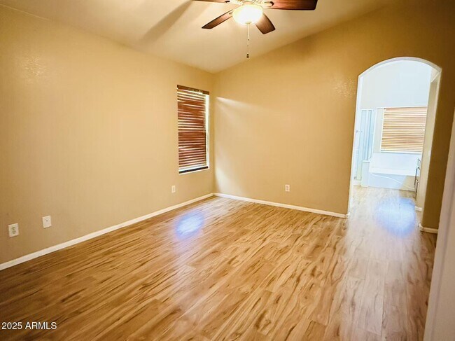 Building Photo - 8119 S 47th Ln