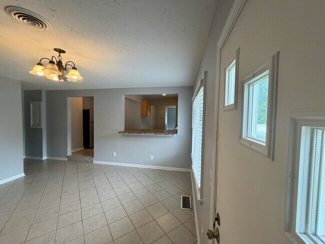Building Photo - 416 W Wenger Rd