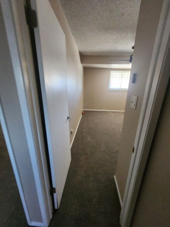 Building Photo - 8712 Mariposa St