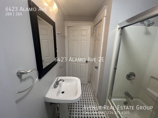 Building Photo - 6423 Alamo Ave