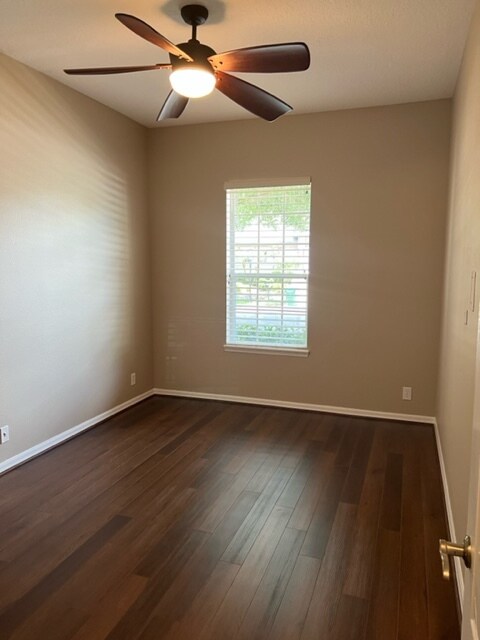 Building Photo - 610 Victoria Hills Dr