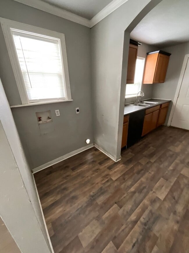 Building Photo - 1422 Grigsby St