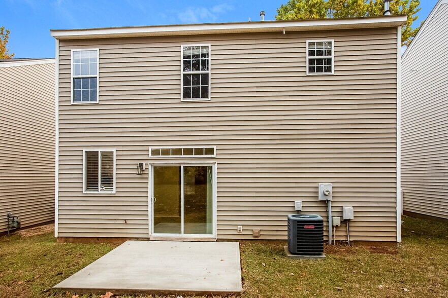 Building Photo - 2642 Oasis Ln