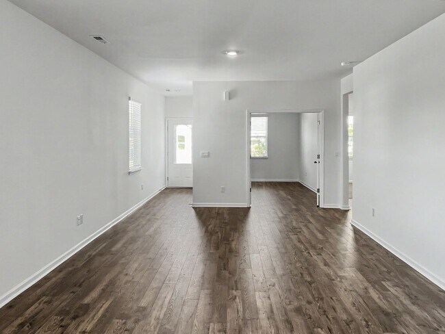 Building Photo - 1404 Jasmine View Wy.