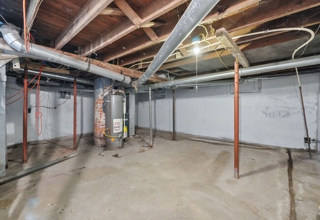 Building Photo - 3-Bedroom w/ New Kitchen Appliances