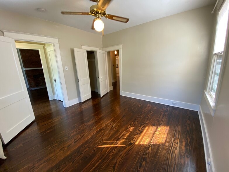 Front bedroom - 1263 Agnes Pl