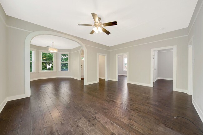 Building Photo - 734 Cassia St
