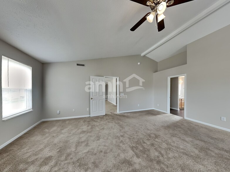 Building Photo - 10765 Standish Pl