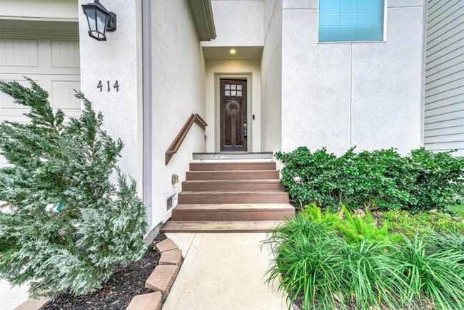 Building Photo - 414 Yale Oaks Ln