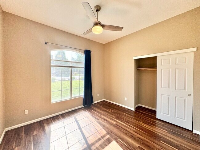 Building Photo - Stunning 3-bedroom 3-bathroom home in Yank...