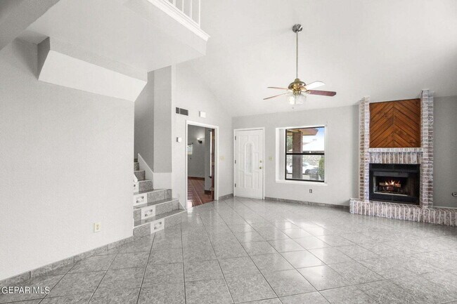 Building Photo - 1433 Sierra De Oro Dr