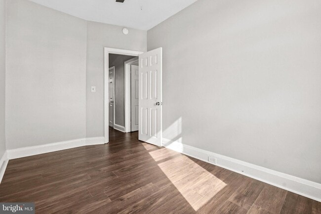 Building Photo - 211 Allendale St