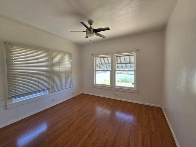 Building Photo - Phoenix 3 Bed/2 Bath