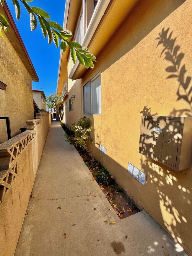 Building Photo - 11715 Ramona Ave