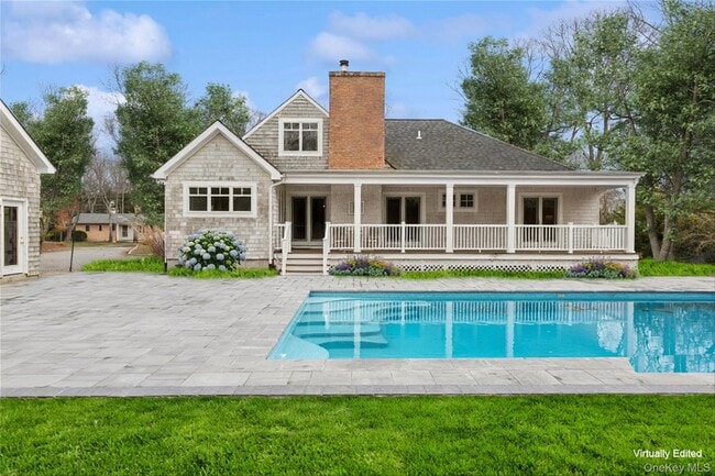 Building Photo - 10 Foxboro Rd