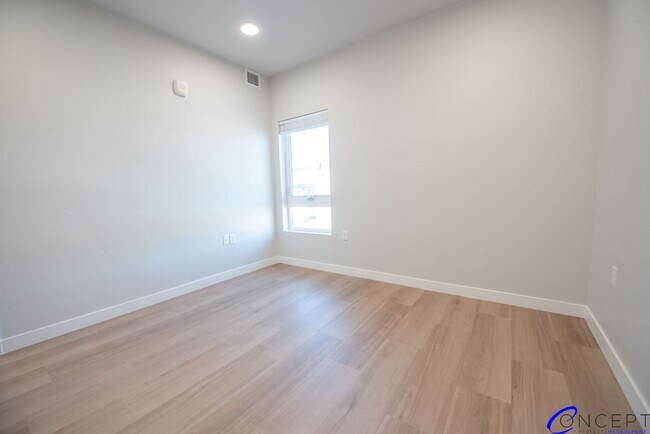 Building Photo - Brand-New Luxury Living with Mountain Char...