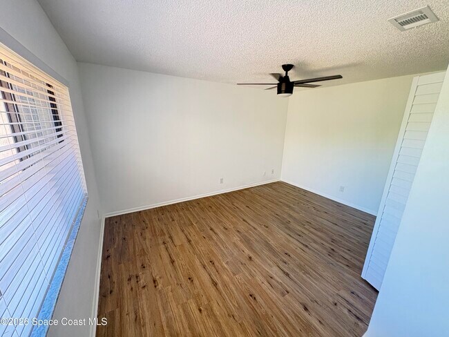 Building Photo - 8787 Live Oak Ct