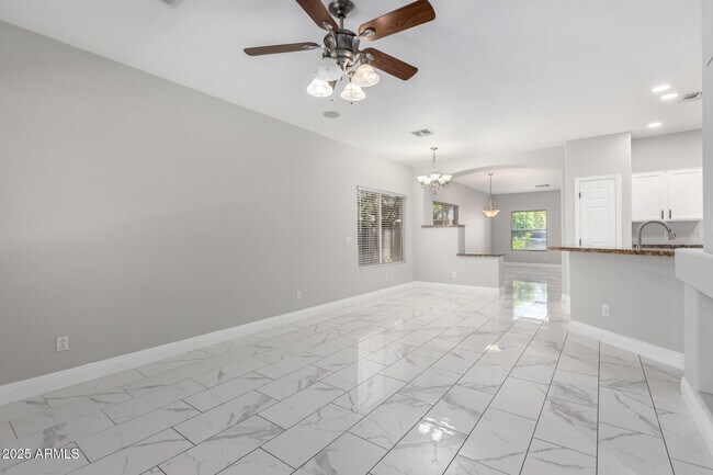 Building Photo - 3704 E Wyatt Way