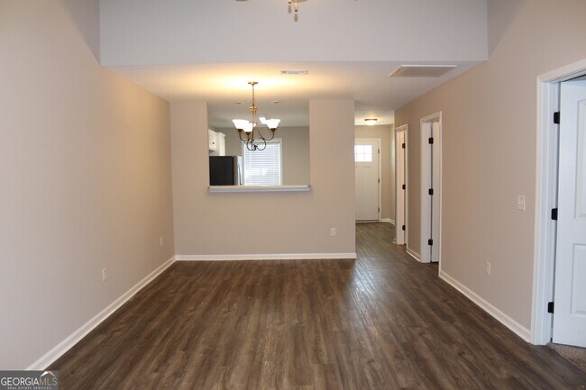 Building Photo - 425 Andover Dr