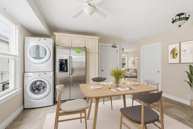 Building Photo - 168 Woodside Ave