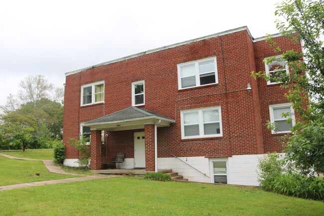 Building Photo - 4651 NE Antioch Rd