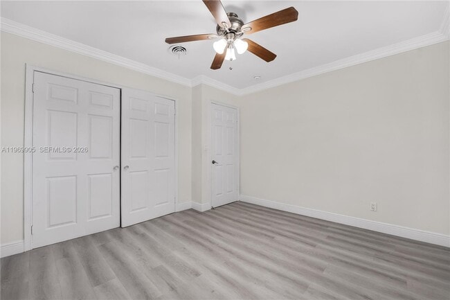 Building Photo - 215 Entrada Dr