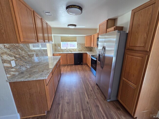 Building Photo - 616 Placer Ln