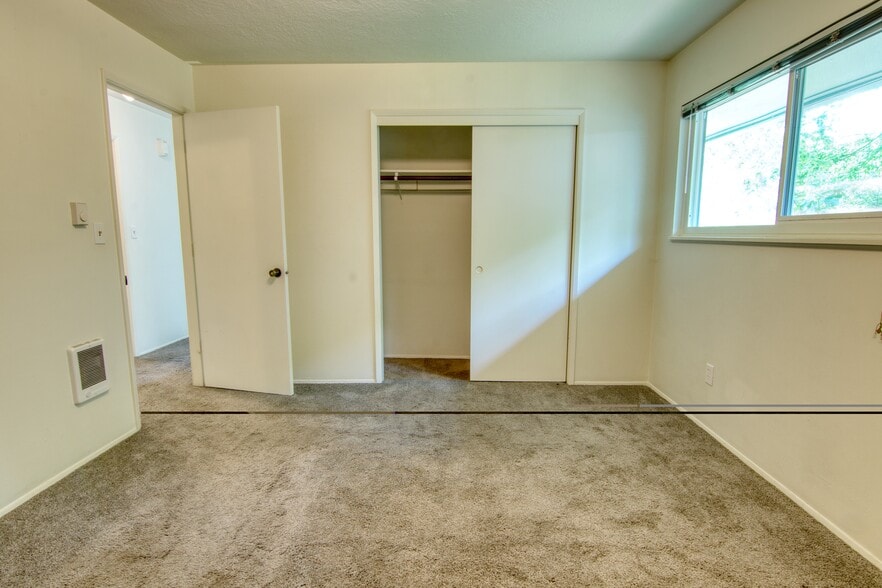Building Photo - 7420 N Alma Ave