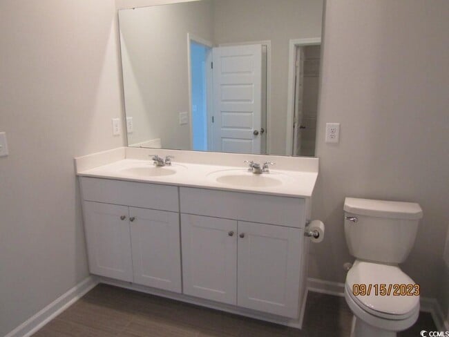 Building Photo - 905 Vernal Pl