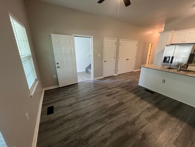 Building Photo - W 27th Street