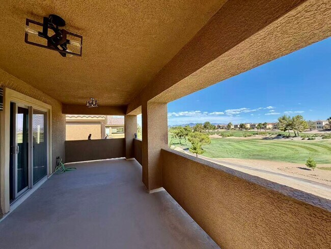 Building Photo - Welcome to a stunning 4-bedroom, 3-bath Home