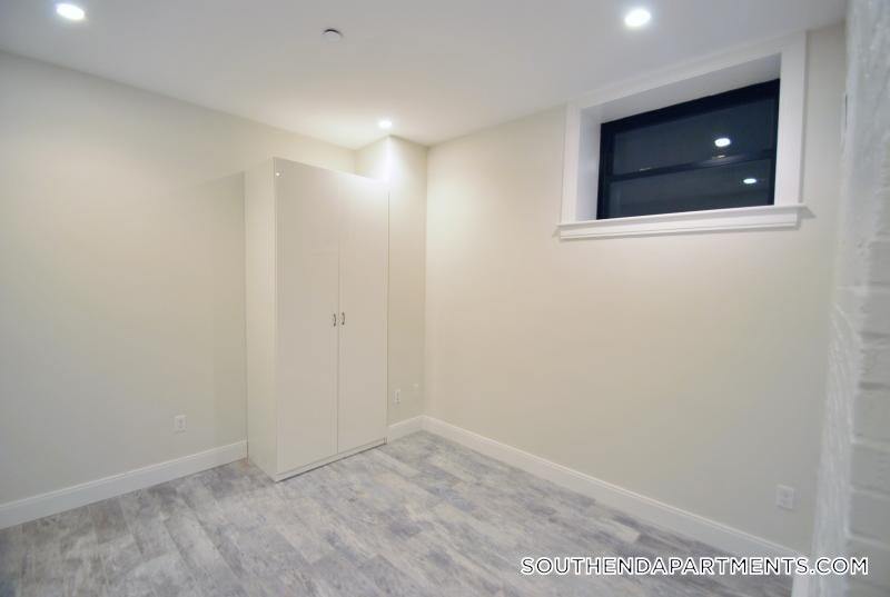 Building Photo - 11 Newcomb St