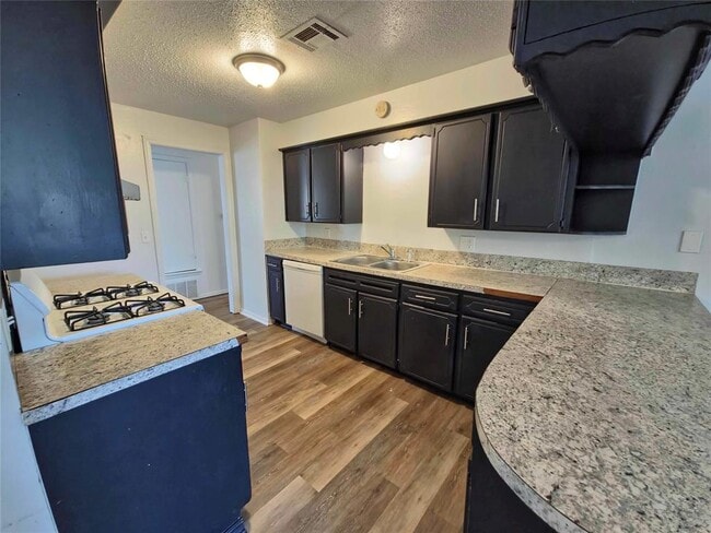 Building Photo - 3224 Lazy Ln