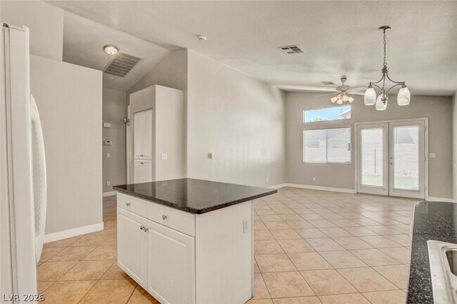 Building Photo - 980 Sand Coral Dr