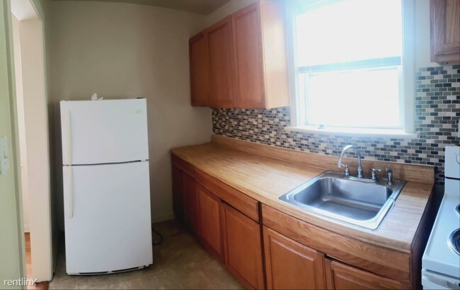 Building Photo - 2 br, 1 bath  - 2605 5th Ave