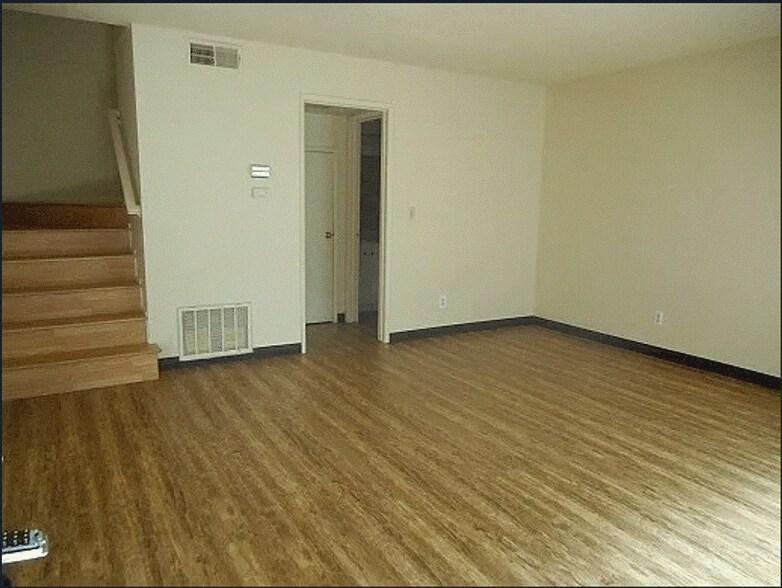 Building Photo - 5300 Winfield Way