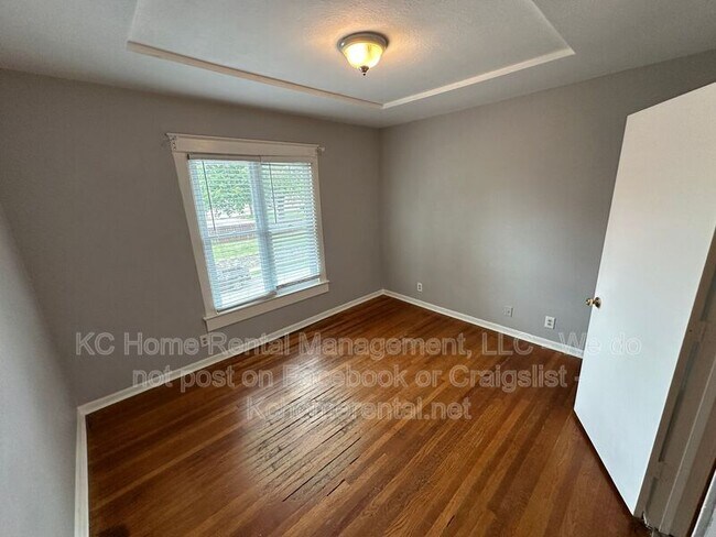 Building Photo - 3633 Central St