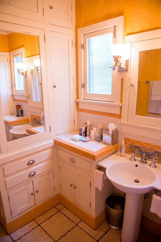 Building Photo - 6957 Camrose Dr