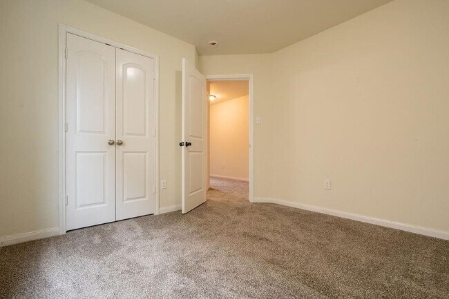 Building Photo - 22538 Cloverland Field Dr