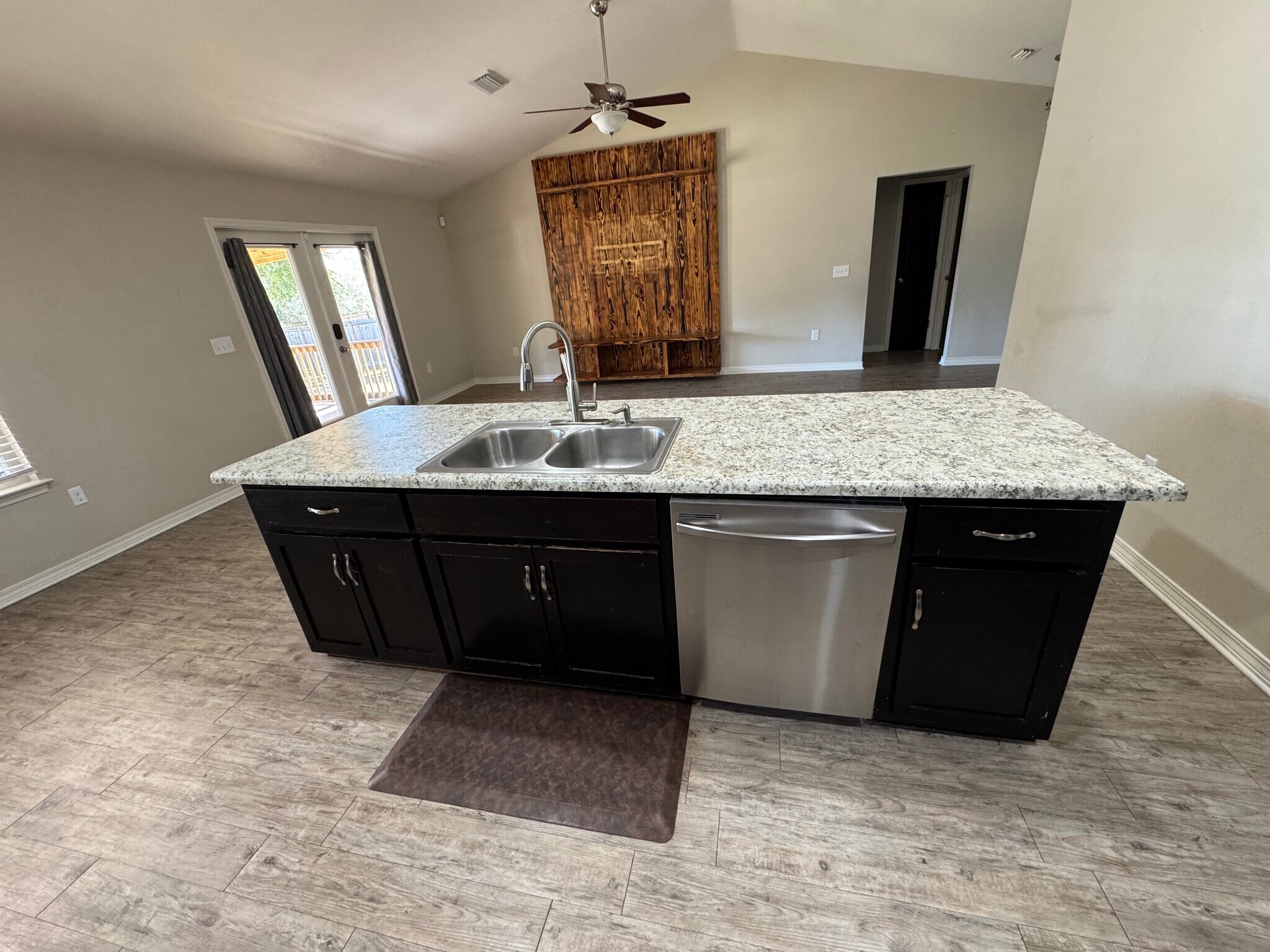 Island - 3382 Peeble Dr