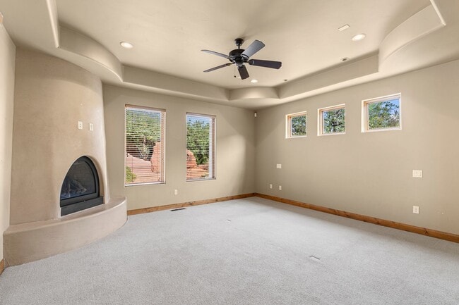 Building Photo - 3052 Snow Canyon Pkwy
