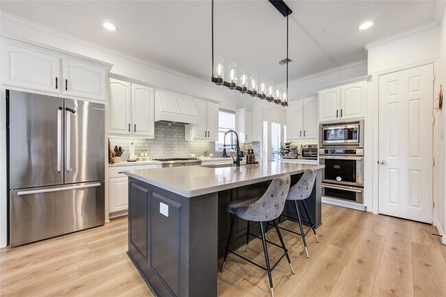 Building Photo - 14510 Tivoli Dr