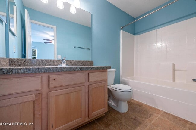 Building Photo - 807 Scrub Jay Dr