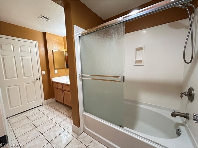 Building Photo - 35 E Agate Ave