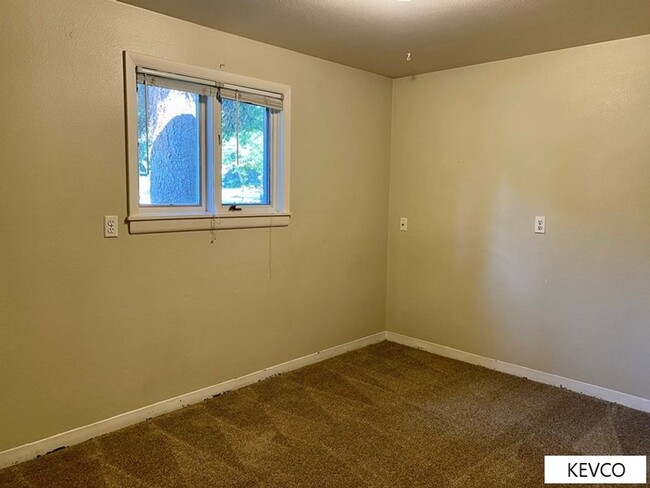 Building Photo - Centrally Located House For Rent!